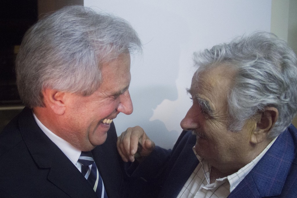 Former president and now president-elect Tabaré Vázquez and current head of state José 'Pepe' Mujica meet at a hotel in Montevideo on Sunday night, after Vázquez won Uruguay's run-off vote, beating rival Luis Lacalle Pou by a considerable margin.